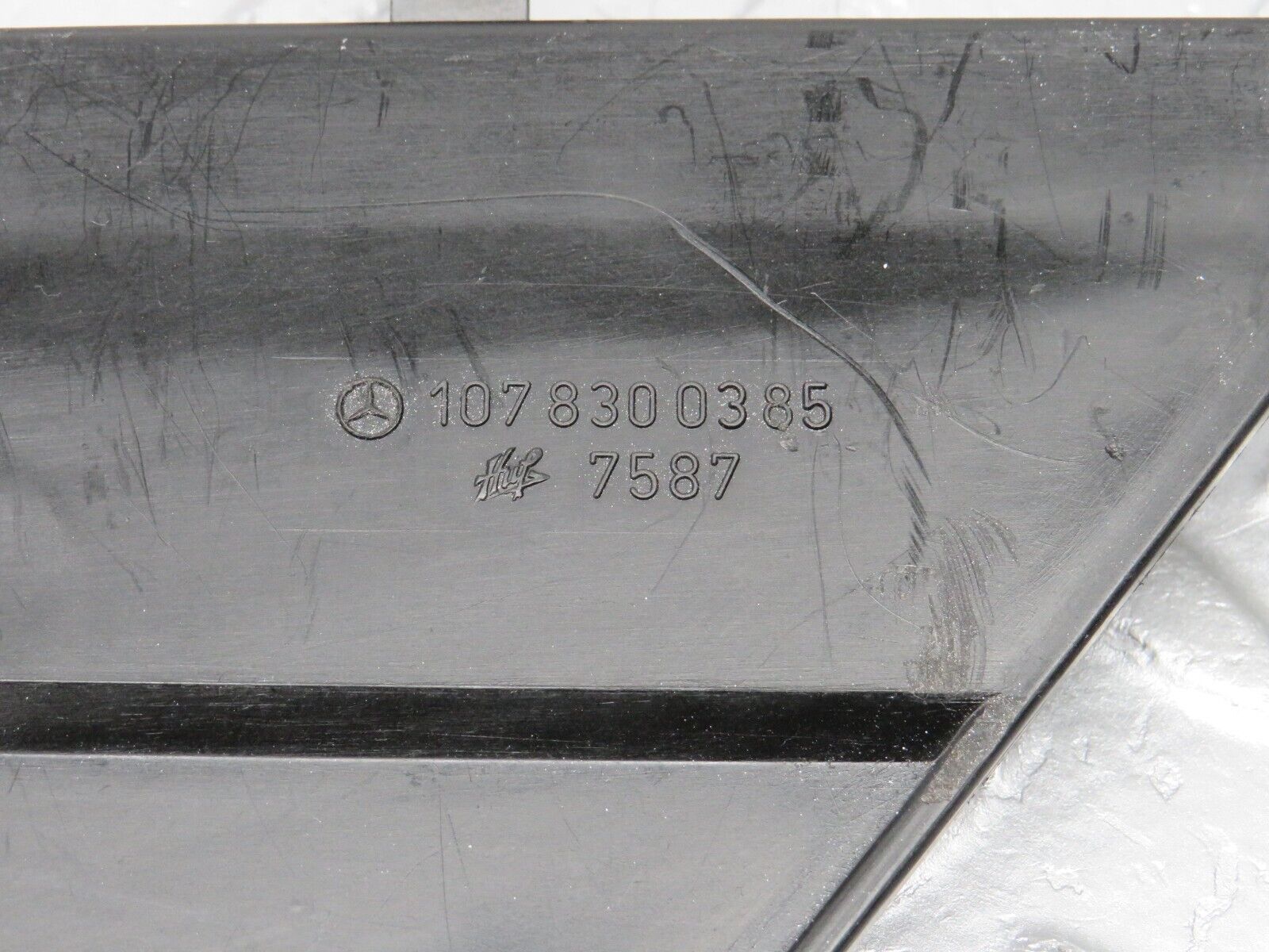 39202 Mercedes-Benz R107 500SL Air Vent Control Lever Left 1078300385