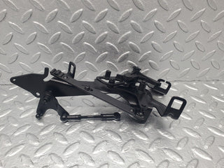 46187 Mercedes-Benz W124 280E Throttle Linkage 1040702321