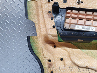 41771 Mercedes-Benz W202 C200 Front Right Door Card 2027601261