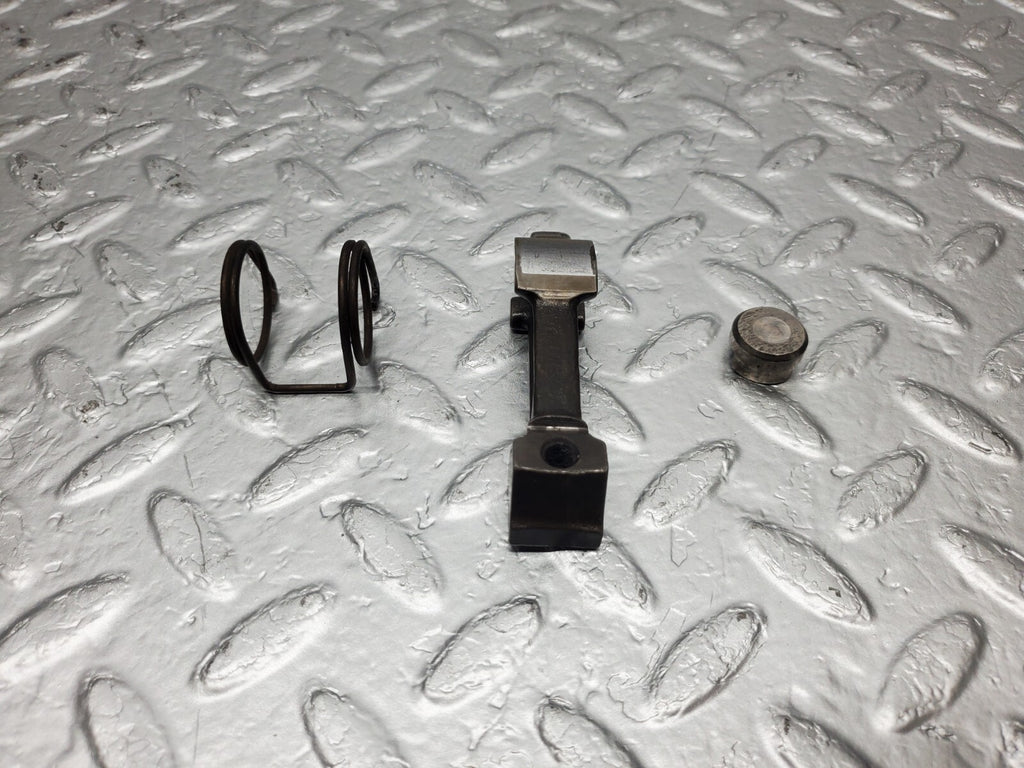 48876 Used W108 Valve Rocker Arm M130 – Cannstatt Classic Mercedes Parts