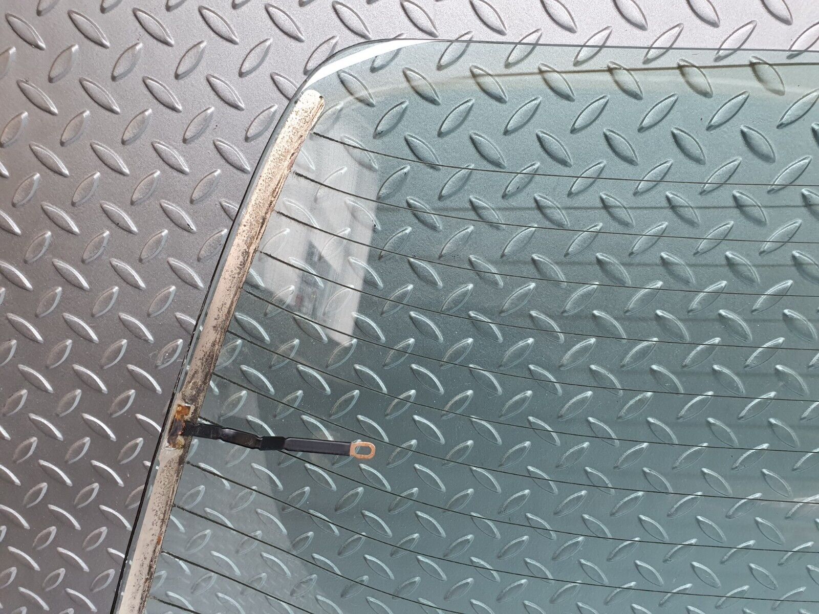 44128 Mercedes-Benz C123 230CE Coupe Rear Heated Windscreen Glass