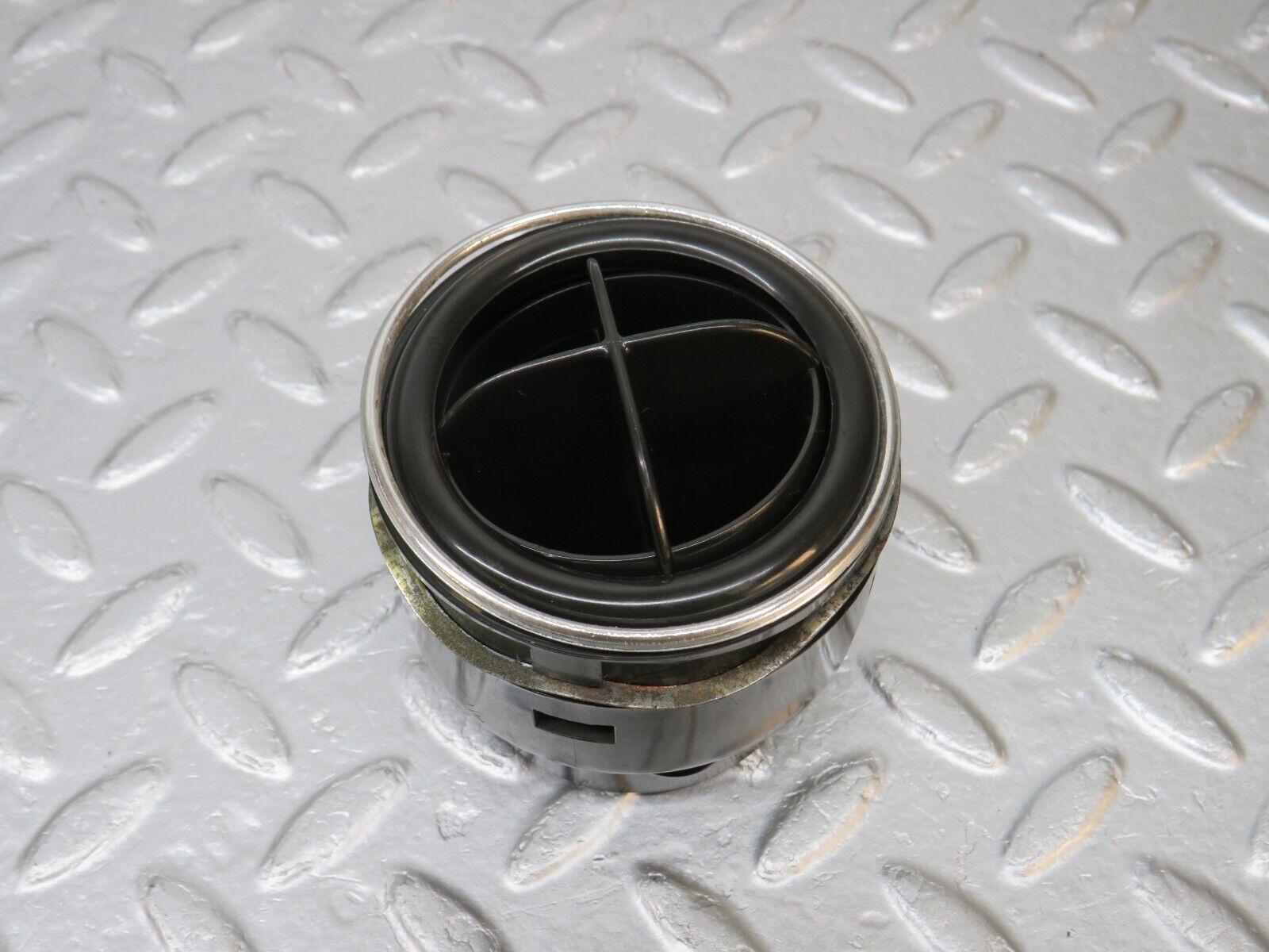 39818 Mercedes-Benz R107 350SL Dashboard Air Vent