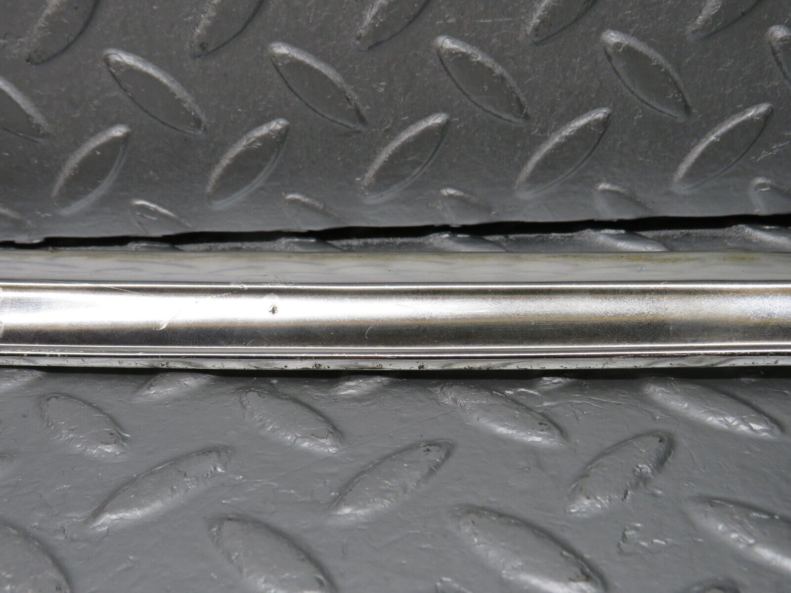 39860 Mercedes-Benz R107 350SL Hardtop Chrome Trim Left Side