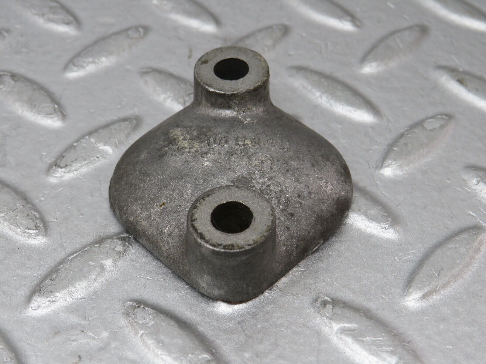 35638 Mercedes-Benz R107 280SL Engine Fuel Pump Cover 1140110032