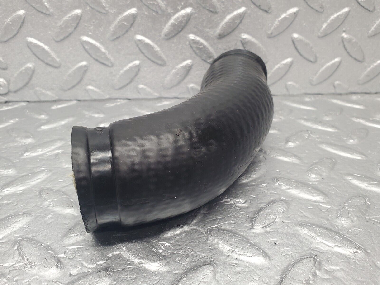 46190 Mercedes-Benz W124 280E Radiator Hose Pipe 1042030482