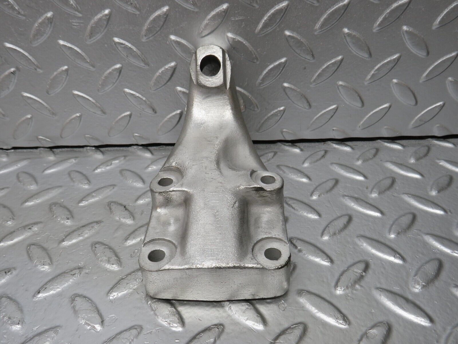 33030 Mercedes-Benz C107 R107 350 V8 Engine Mount Bracket Left 1162232204