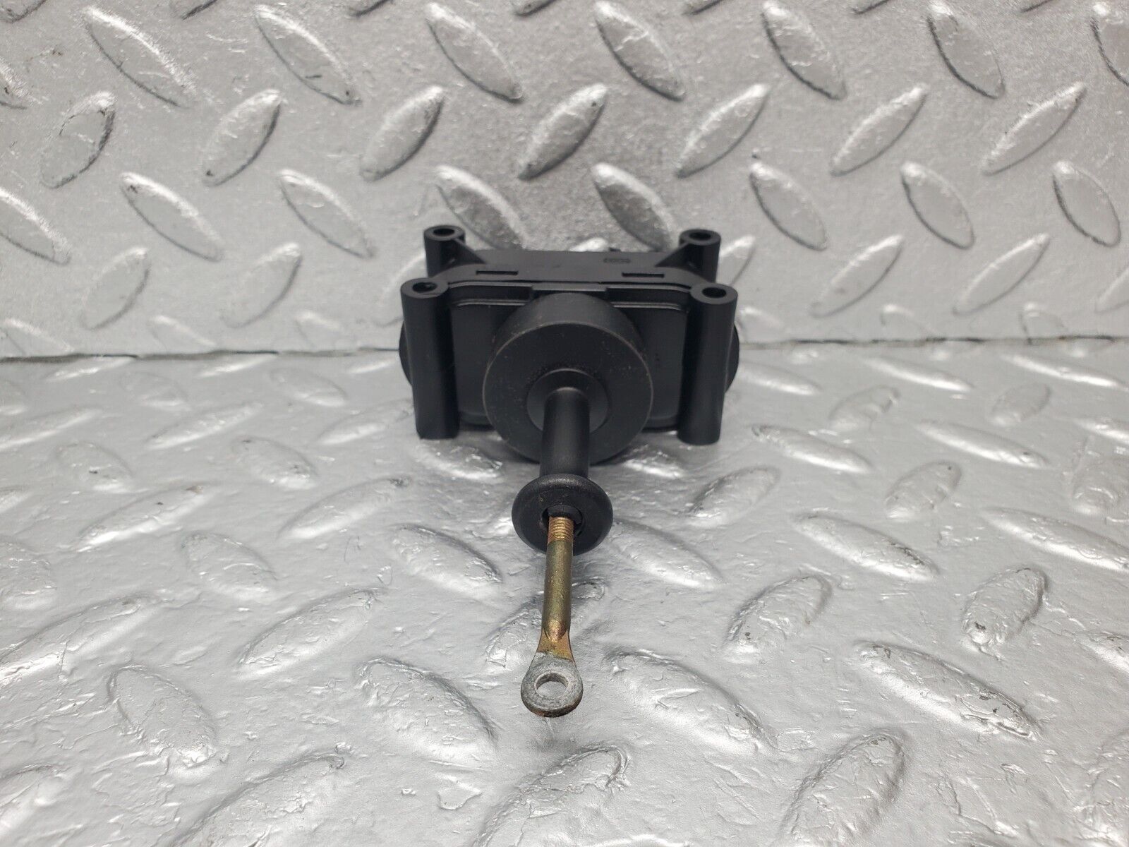 46145 Mercedes-Benz W124 Rear Right Door Lock Vacuum Actuator