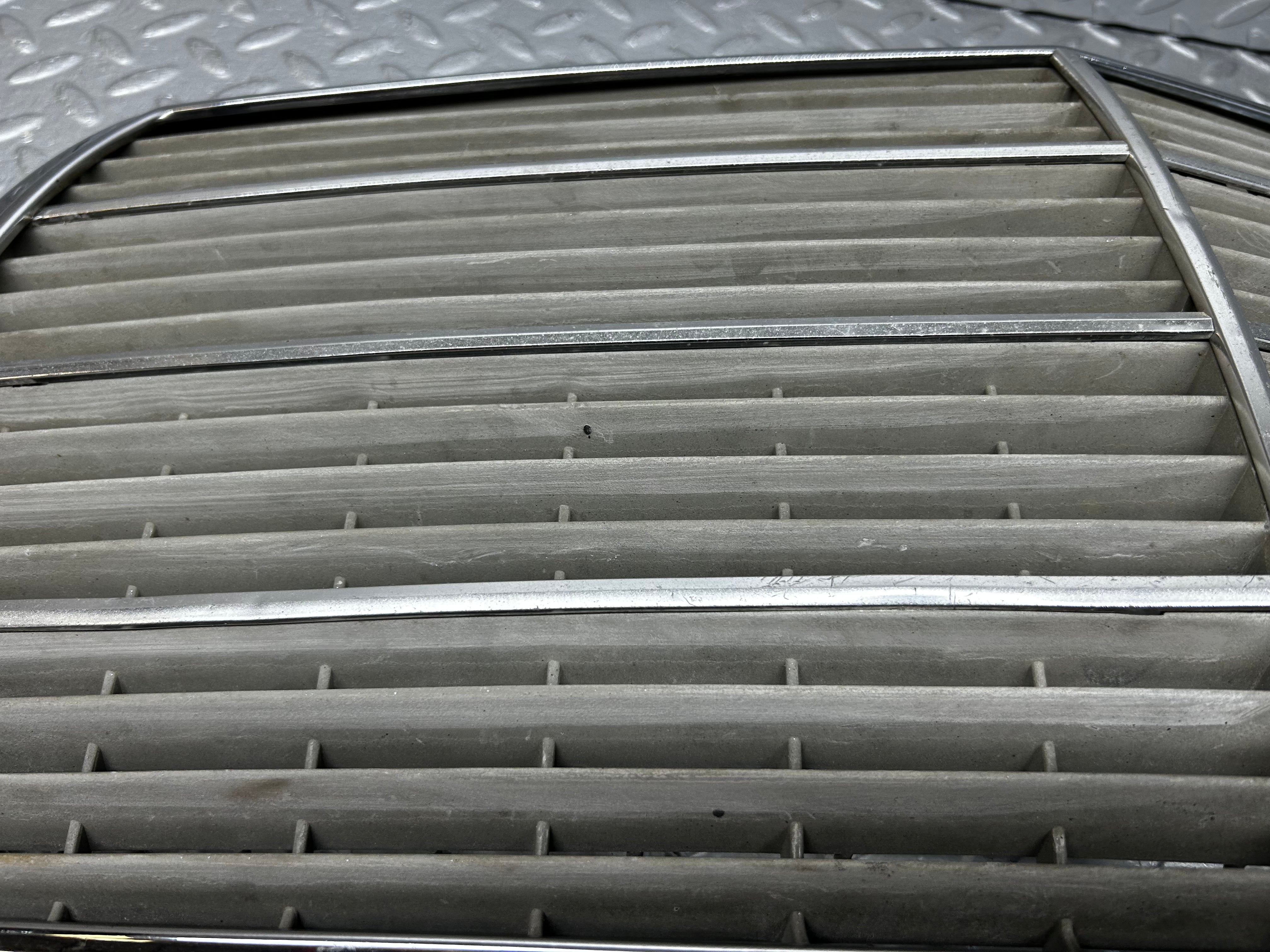 28420 Mercedes-Benz S123 240D Wagon Bonnet Grill Chrome 1238880923