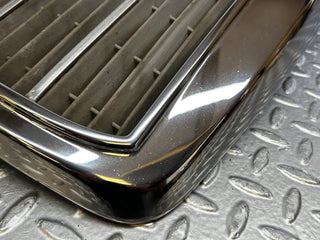 31899 Mercedes-Benz W123 Bonnet Grill Chrome 1238880923