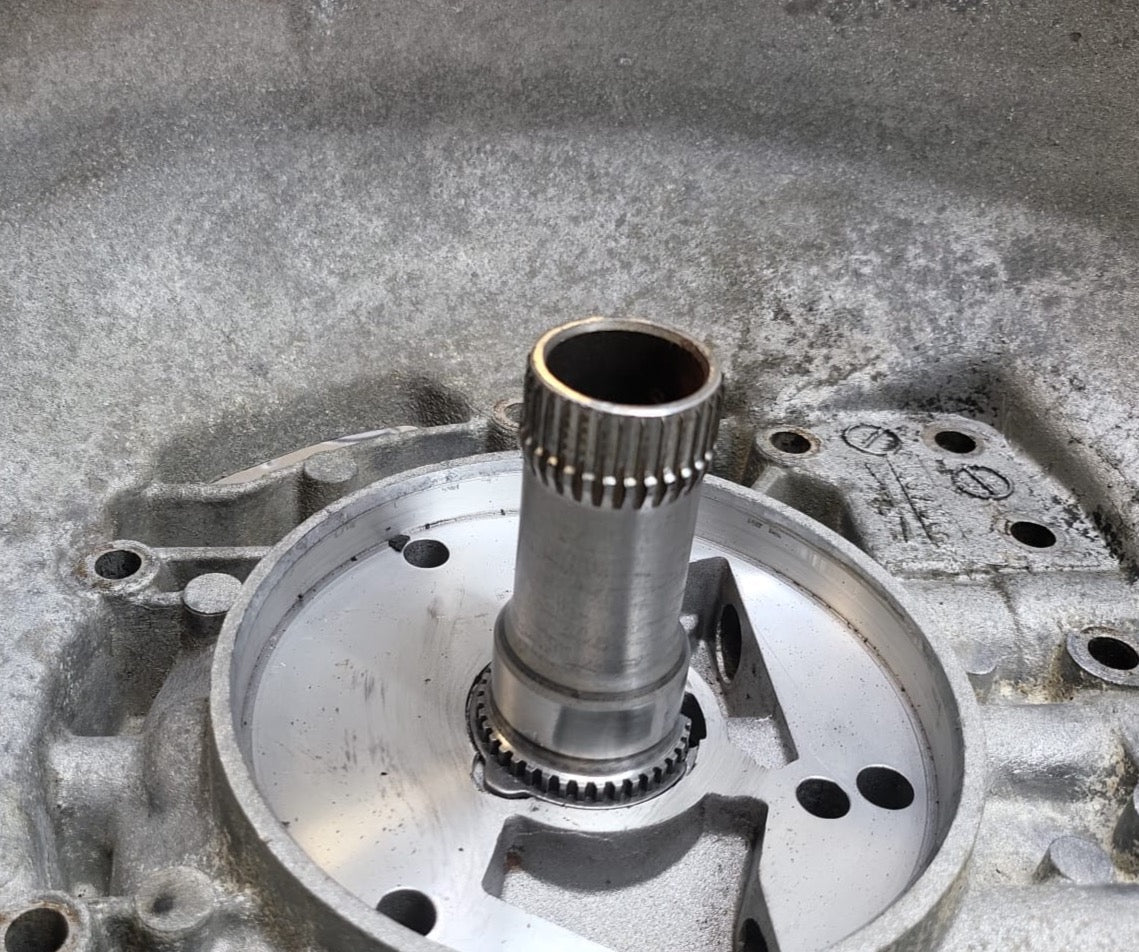19787 Mercedes-Benz R107 450SL Automatic Gearbox Bell Housing