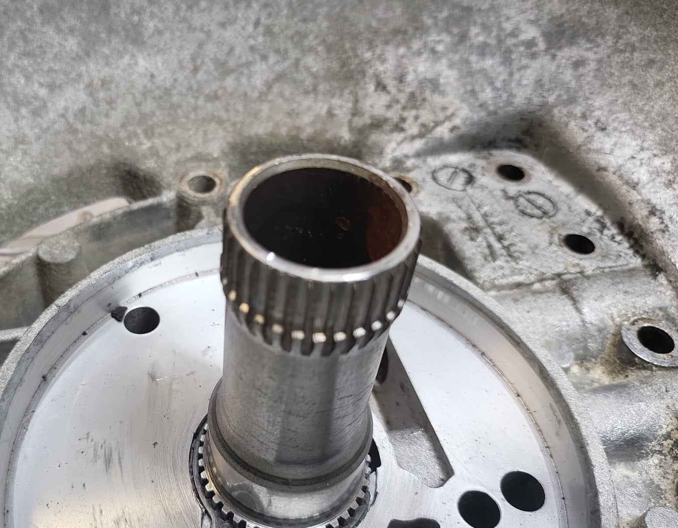 19787 Mercedes-Benz R107 450SL Automatic Gearbox Bell Housing