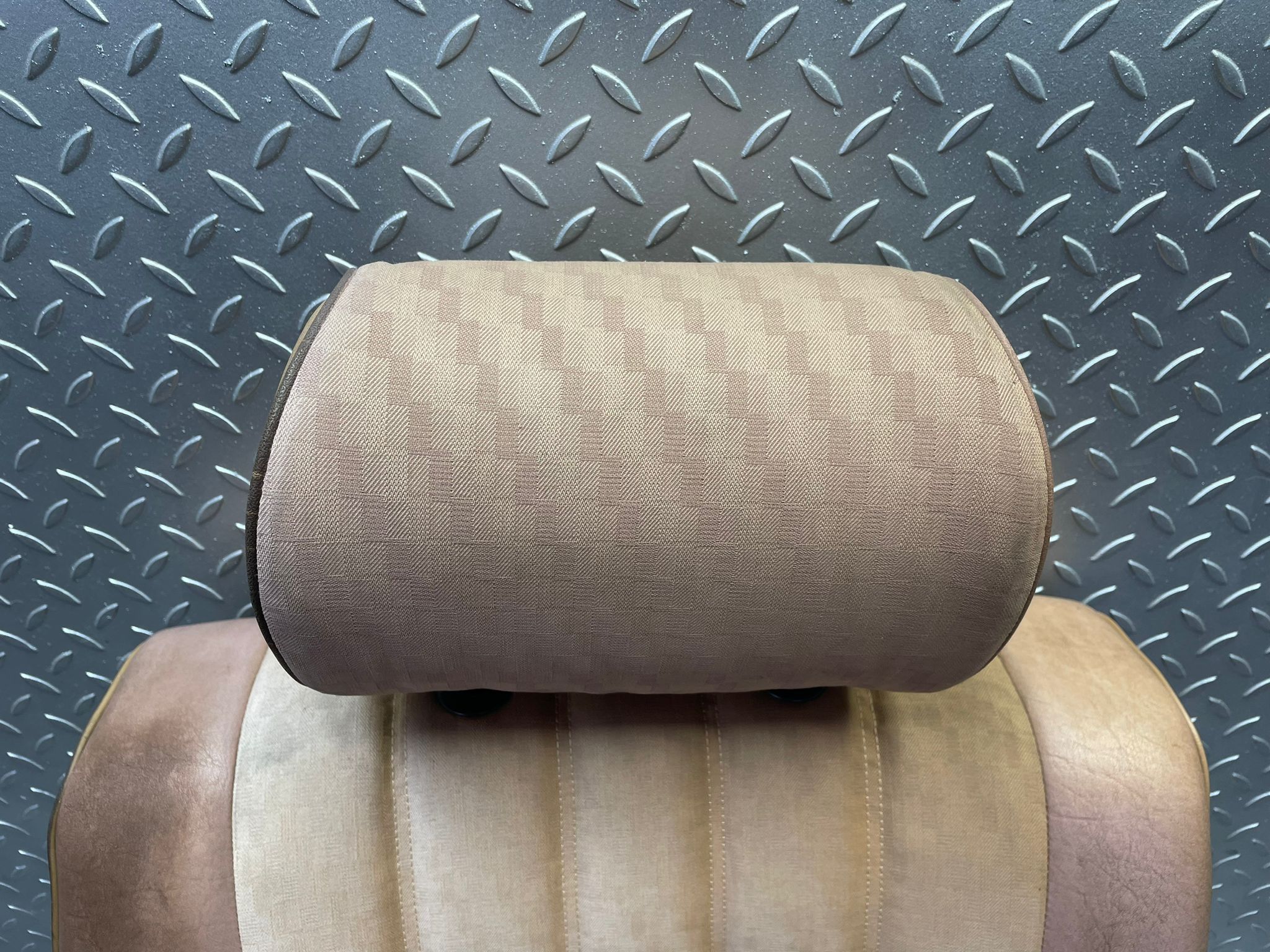 10665 Mercedes-Benz C123 230CE Coupe Front Right Seat Driver Seat