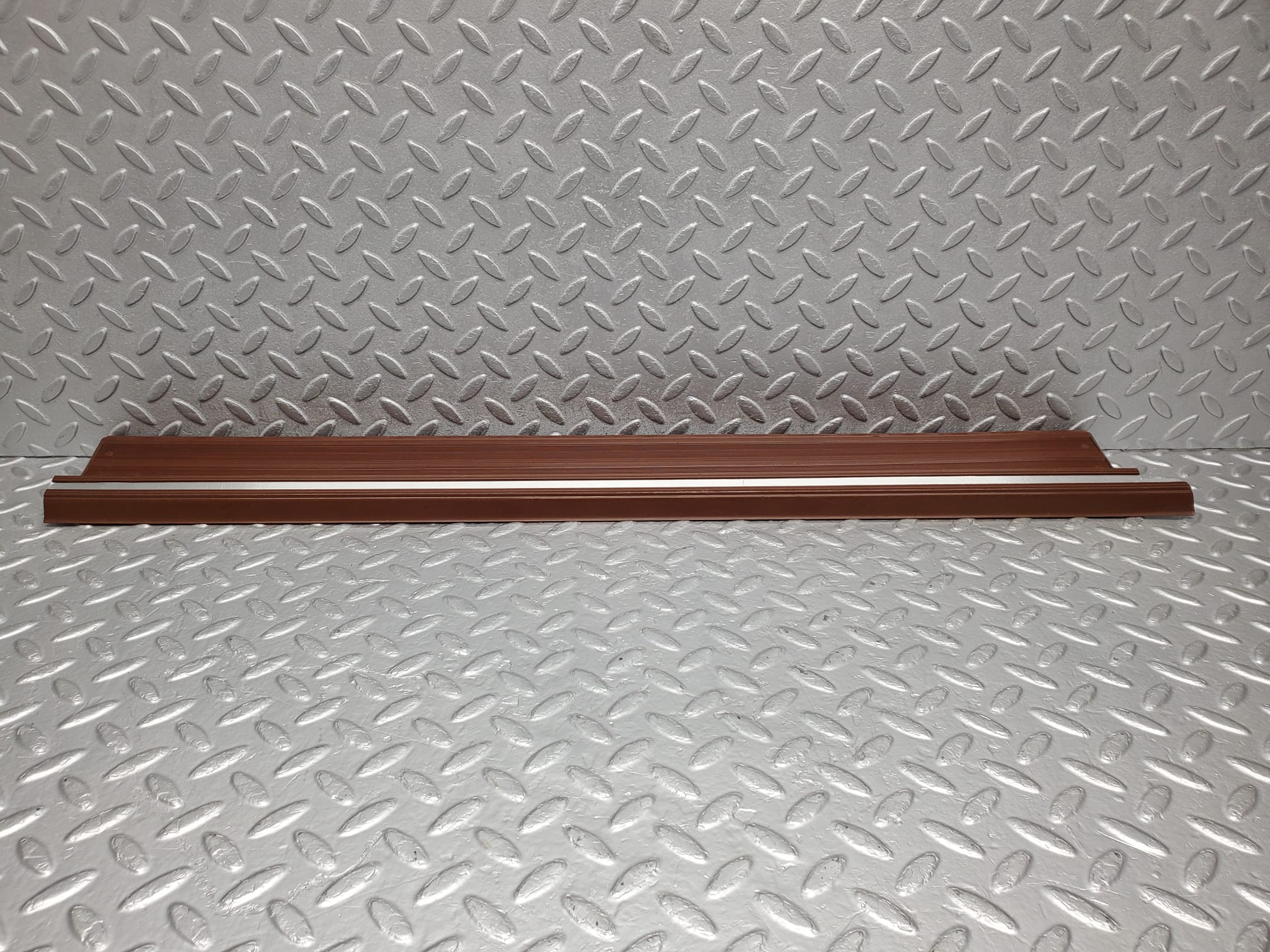 2149 Mercedes-Benz W116 350SE Front Left Door Sill