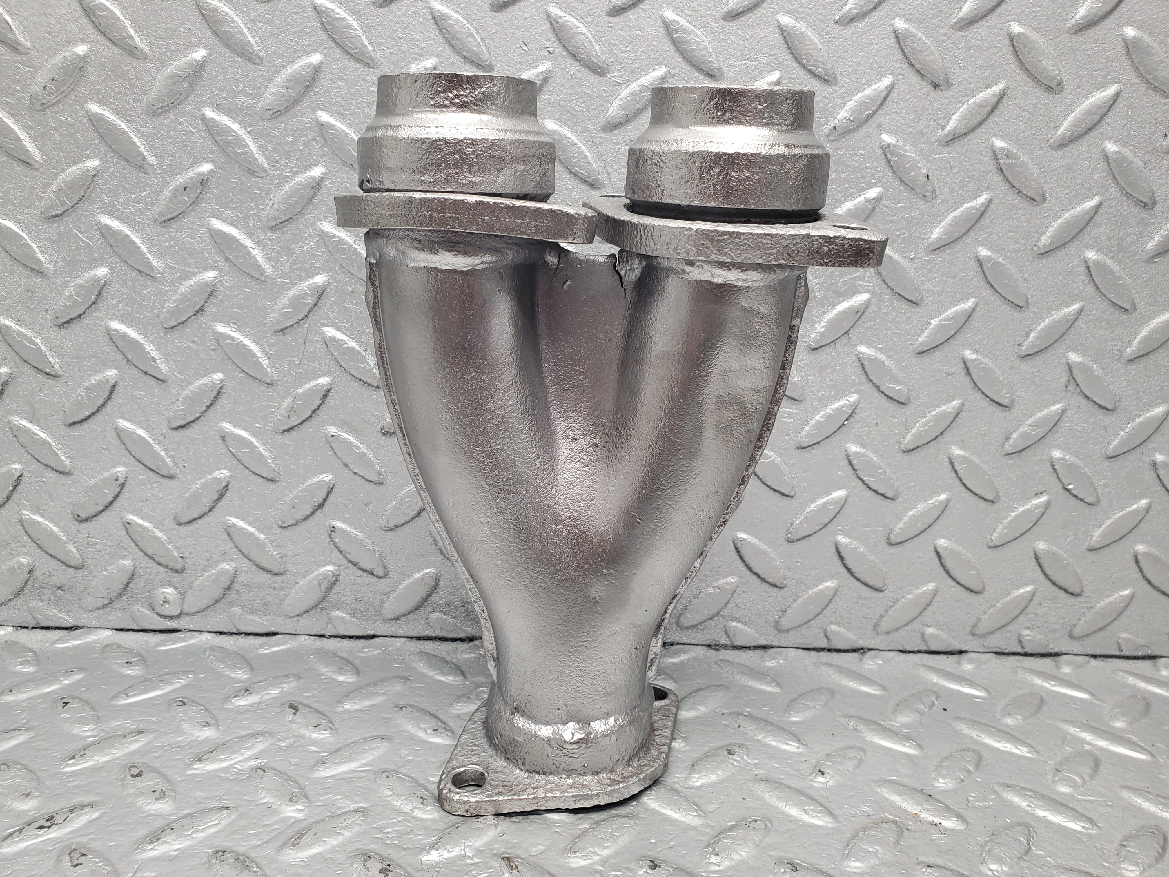 20397 Mercedes-Benz W114 280CE Coupe Exhaust Pipe Connector