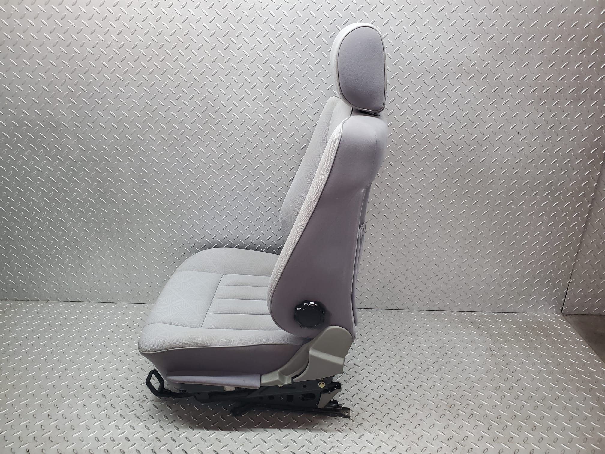 44737 Mercedes-Benz W124 220E Front Right Driver Side Seat Grey 1249104150