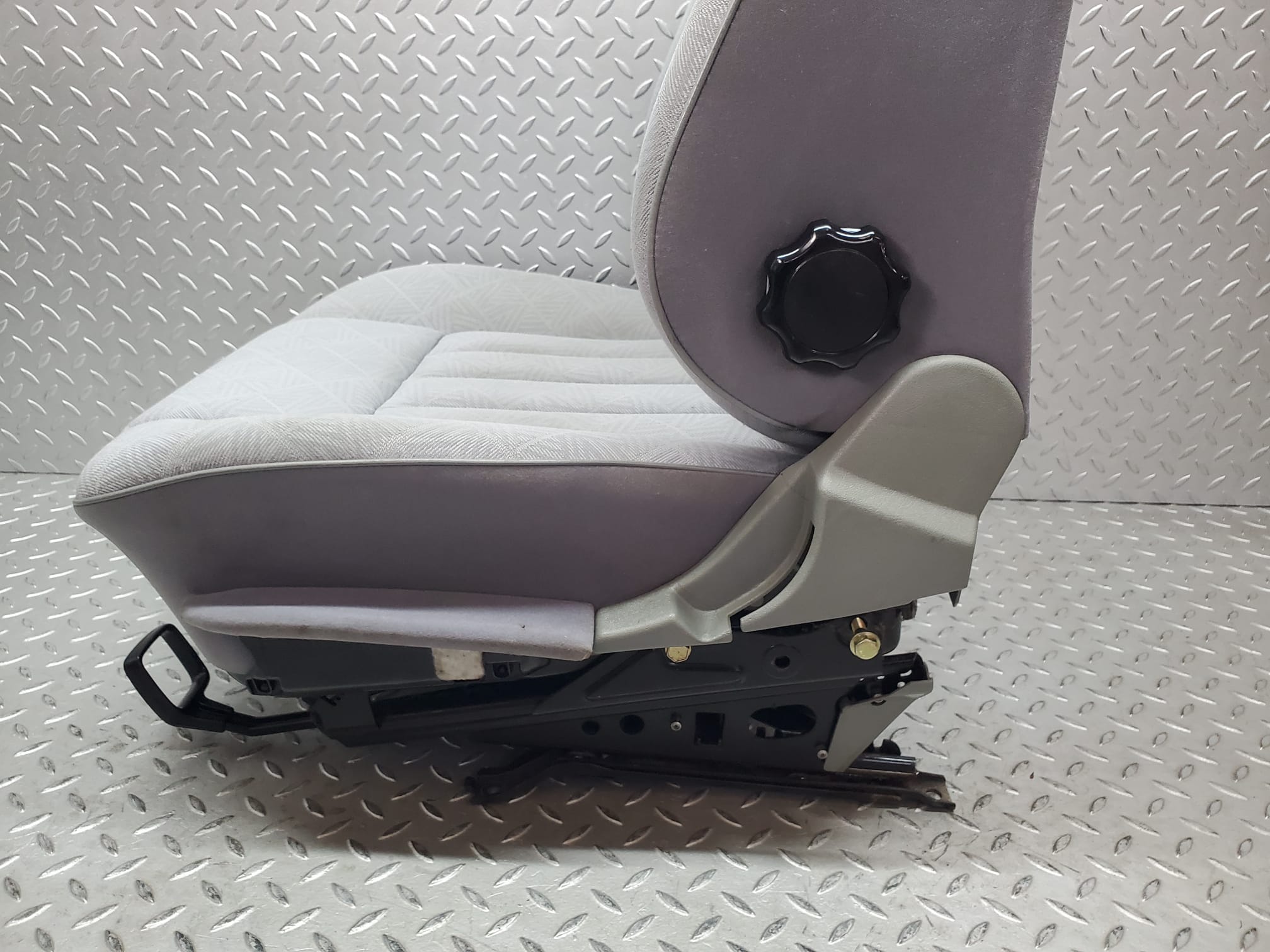 44737 Mercedes-Benz W124 220E Front Right Driver Side Seat Grey 1249104150