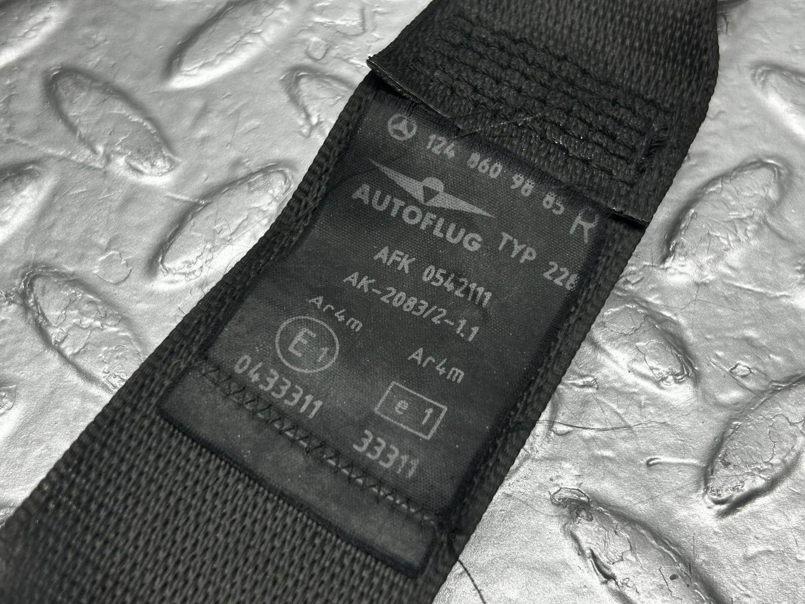 31536 Mercedes-Benz S124 220TE Front Right Seat Belt With Buckle 1248609885