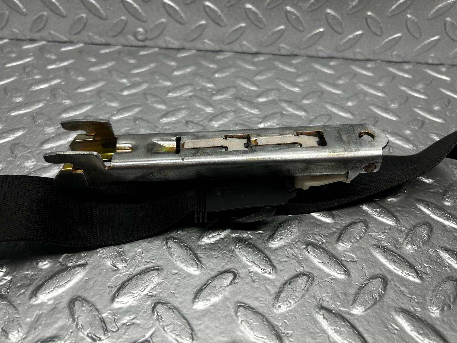 31537 Mercedes-Benz S124 220TE Wagon Front Left Seat Belt With Buckle 1248609785