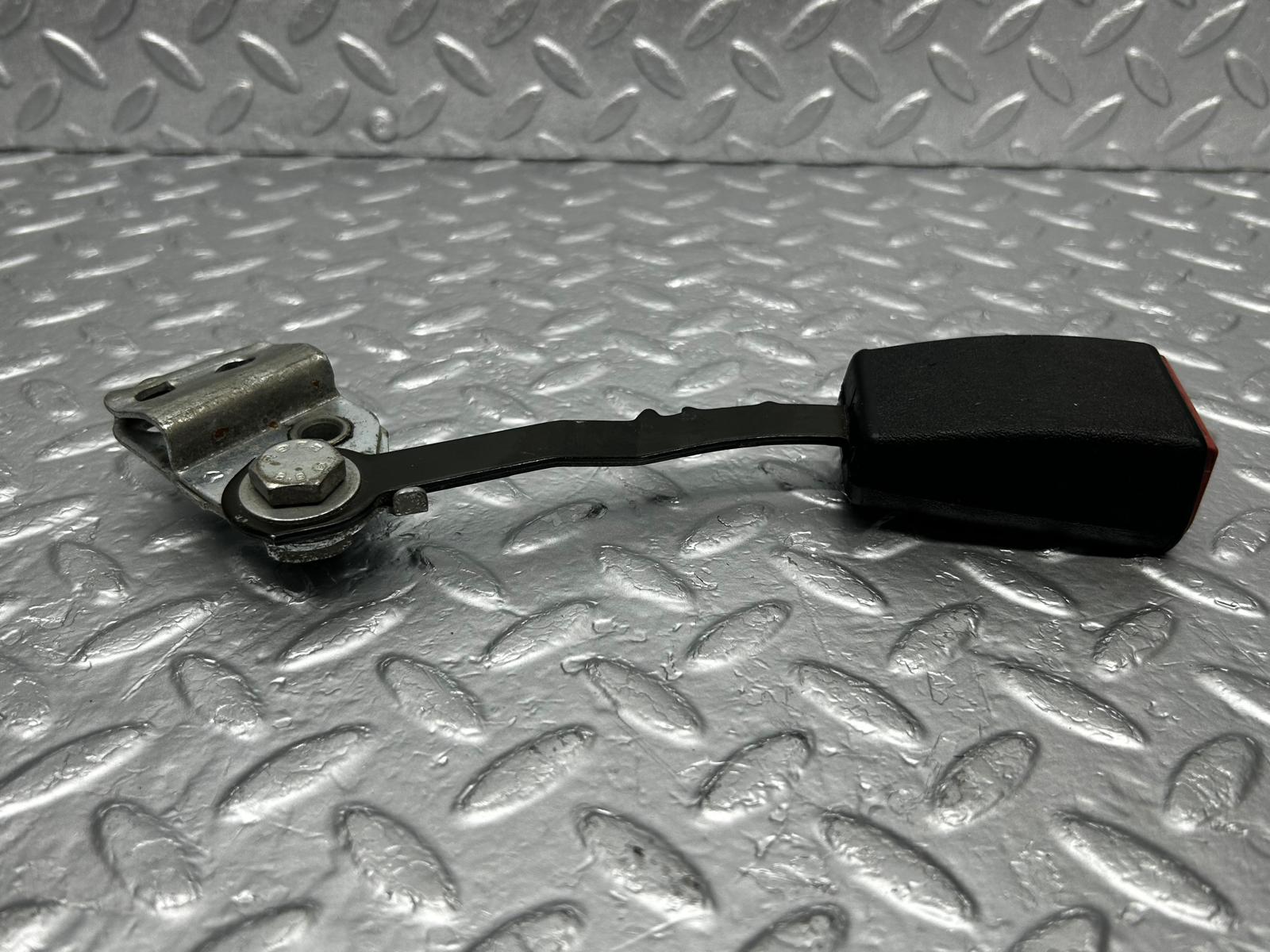 31536 Mercedes-Benz S124 220TE Front Right Seat Belt With Buckle 1248609885