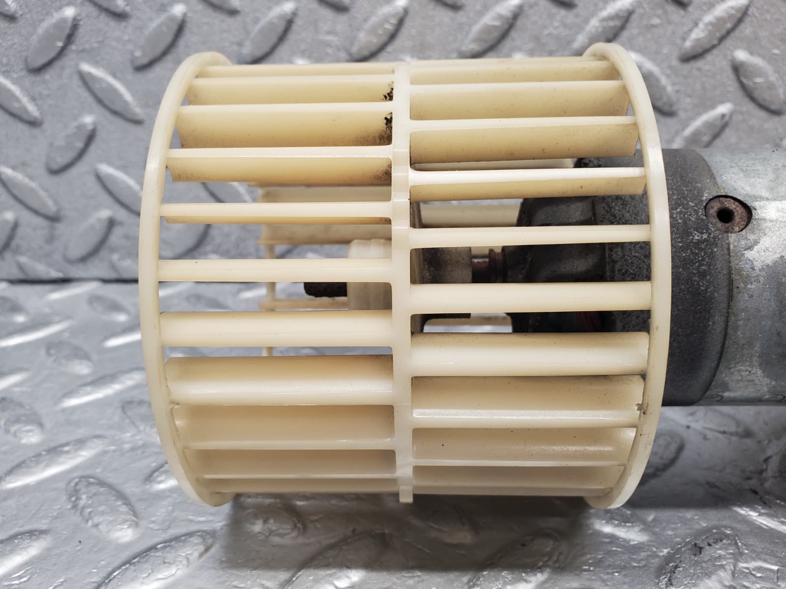 50097 Mercedes-Benz R107 380SL Heater Blower Motor Bosch 0130063022