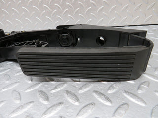 35219 Mercedes-Benz W221 Accelerator Pedal & Rubber 2203000104 2113010001