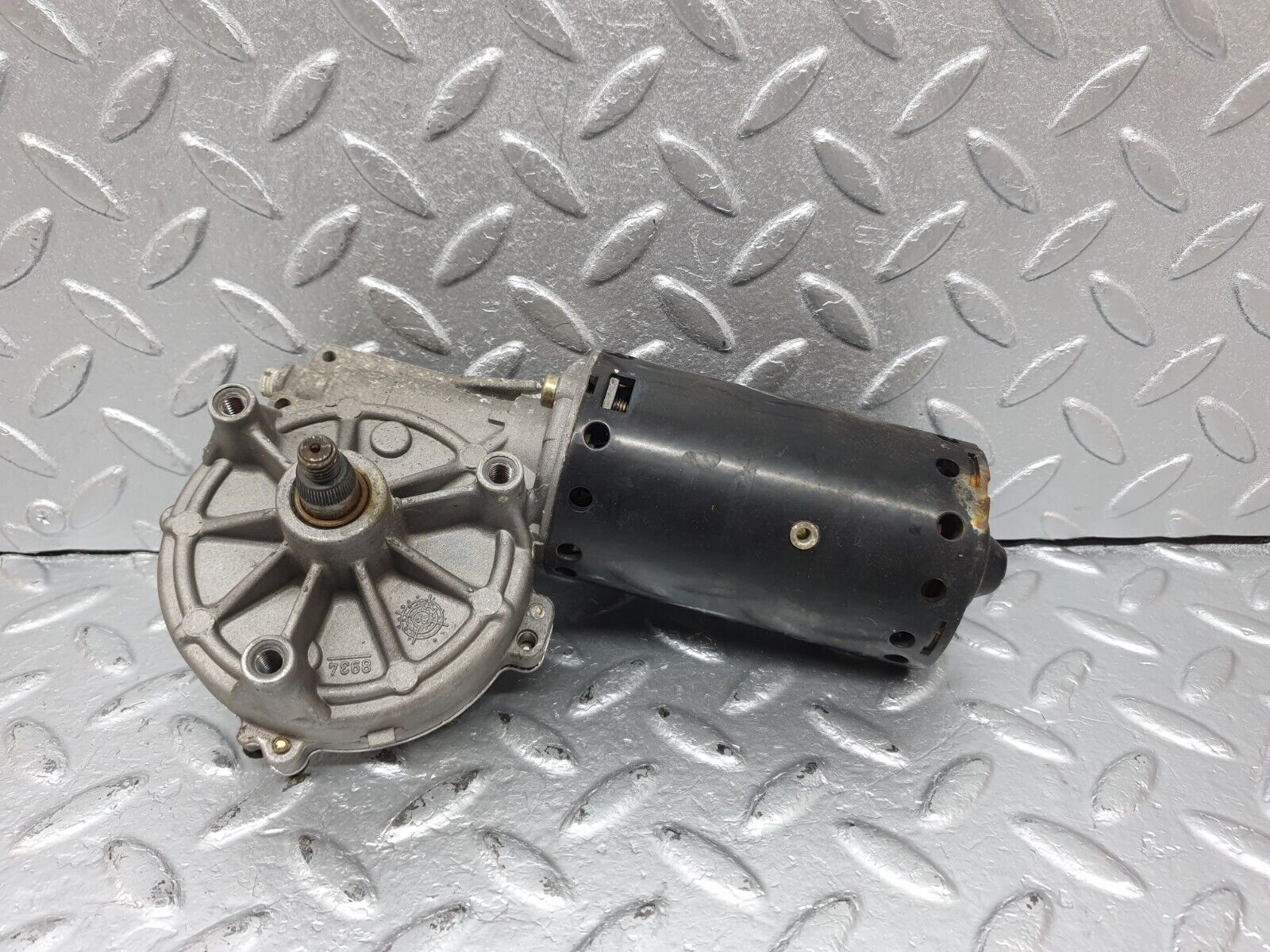 41446 Mercedes-Benz W124 200E Wiper Motor Bosch 0390241410