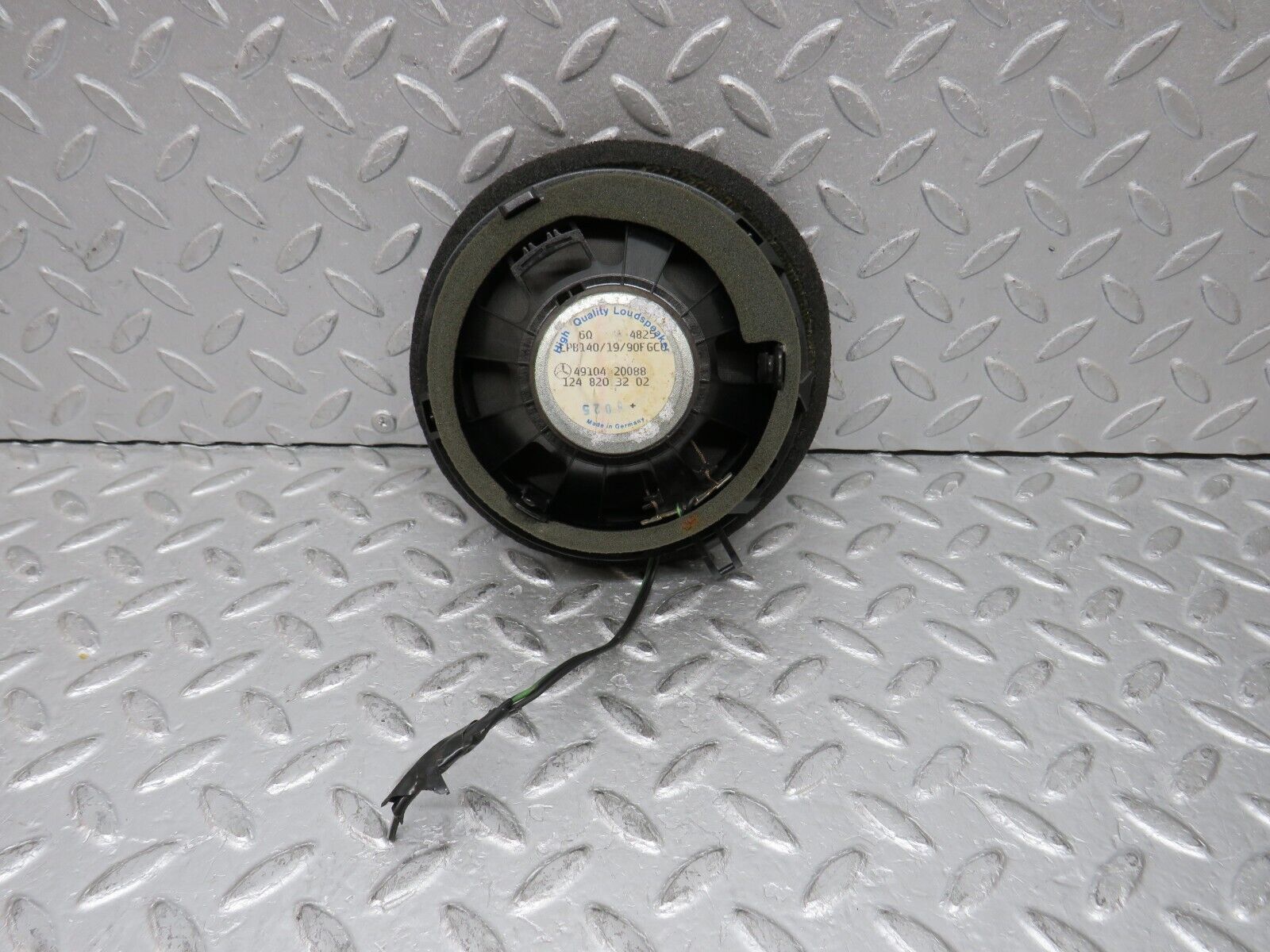 37864 Mercedes-Benz A124 320E Cabriolet Rear Right Door Speaker 1248203202