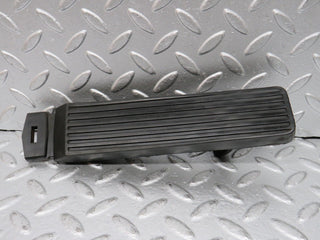 32597 Mercedes-Benz S124 300TE Wagon Accelerator Pedal With Rubber 1233010082