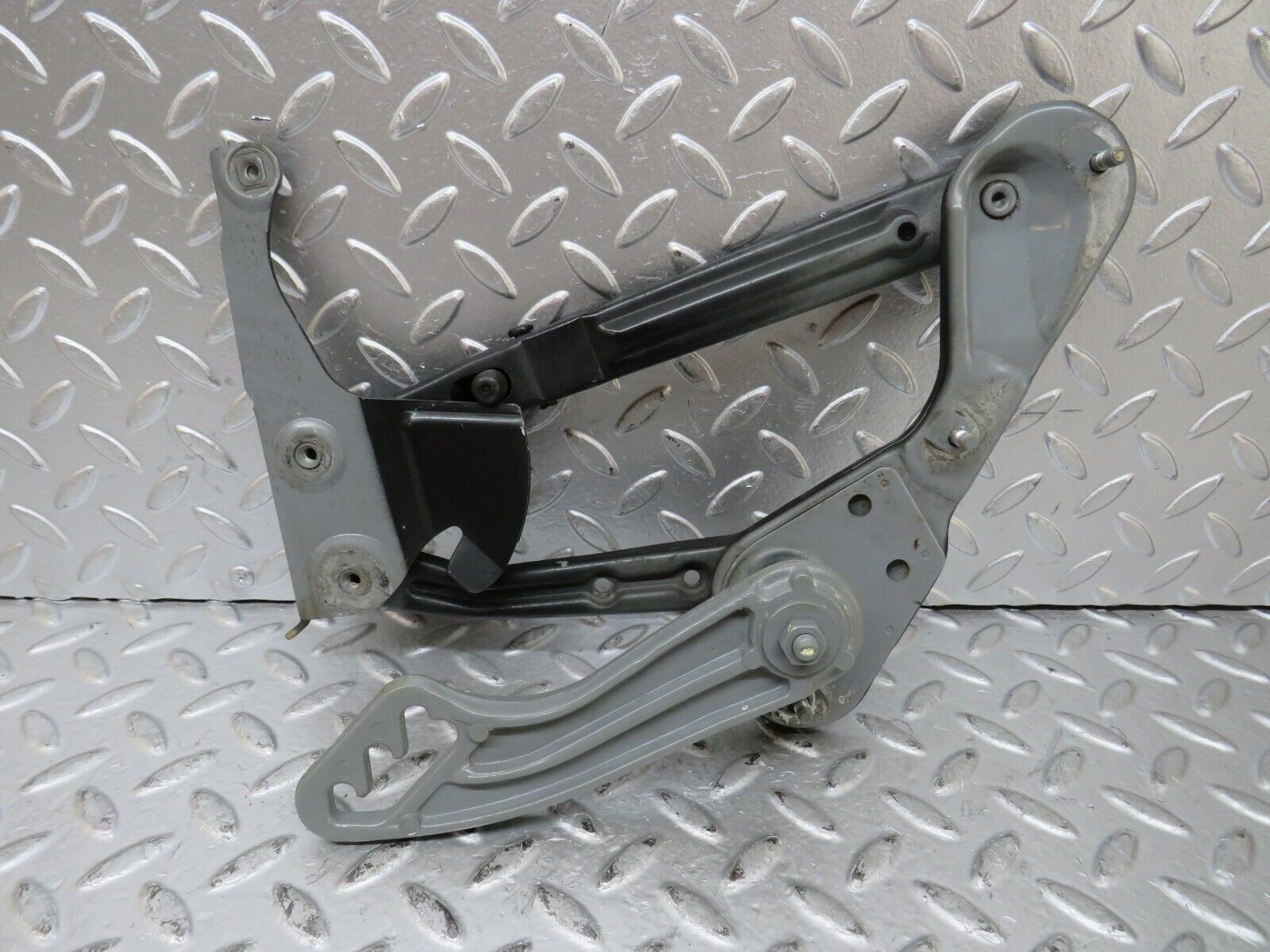 26671 Mercedes-Benz C124 220CE Coupe Bonnet Hinge Left Side 1298870274