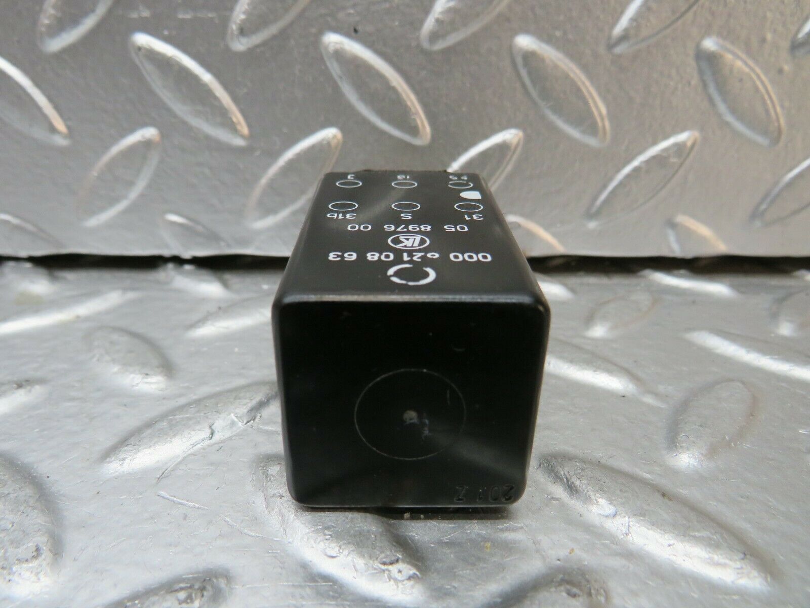 23154 Mercedes-Benz C123 230CE Coupe Intermittent Wiper Relay 0008210863
