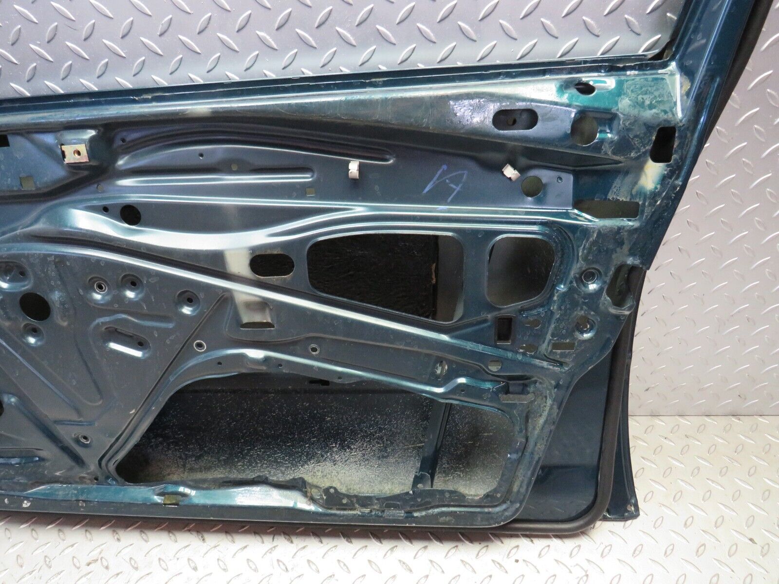 27732 Mercedes-Benz S124 300TE Wagon Front Right Door