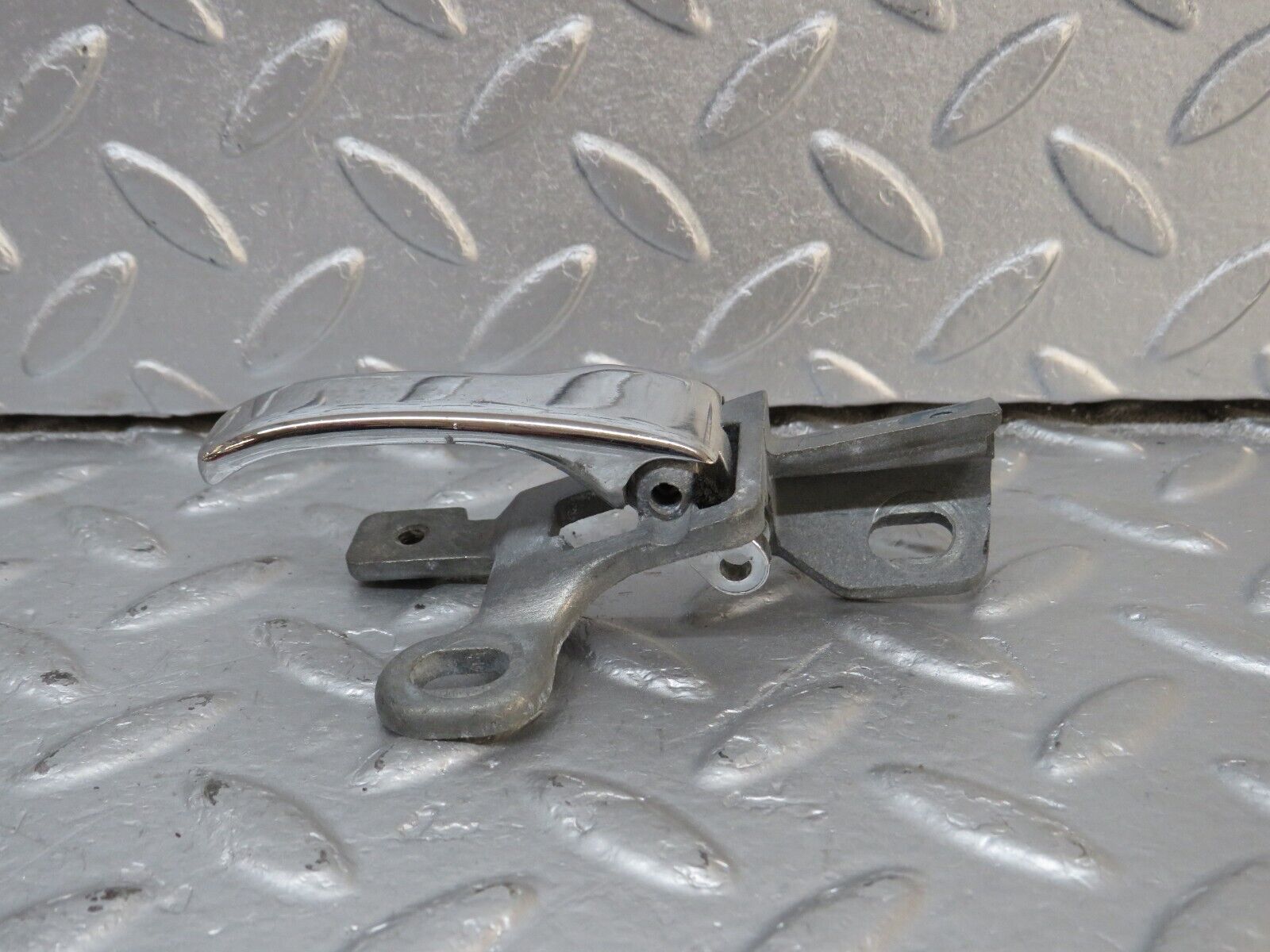 40626 Mercedes-Benz W123 300D Right Interior Door Handle 1237600261