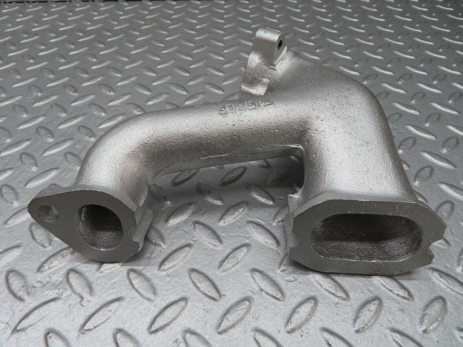 12799 Mercedes-Benz W111 220SE Exhaust Manifold Cylinder 4-6 1271420504