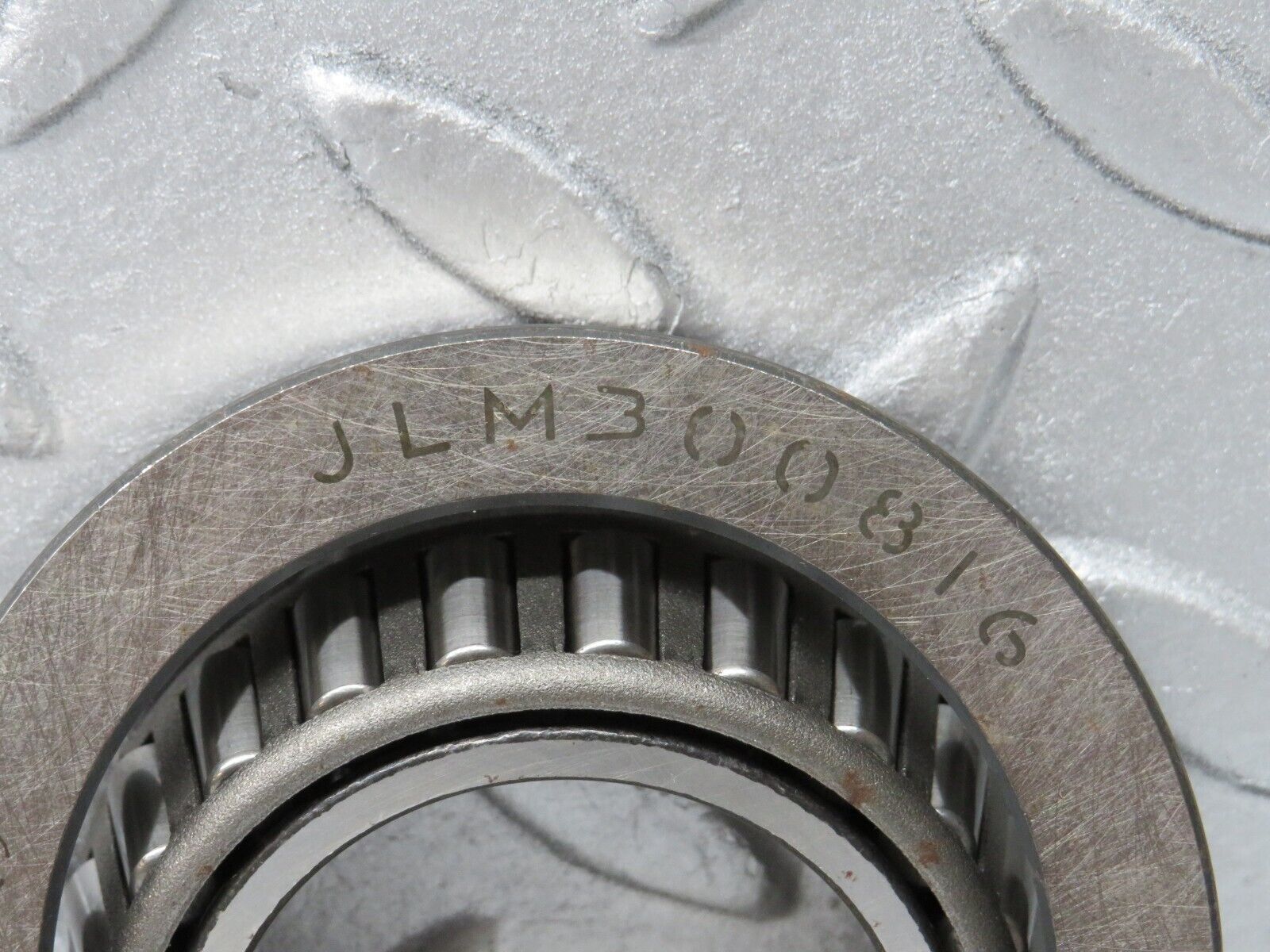 38201 Mercedes-Benz Tapered Roller Bearing TIMKEN JLM300816 New 1249800102