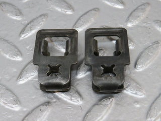 34131 Mercedes-Benz W124 260E Fuel Injector Bracket 2x