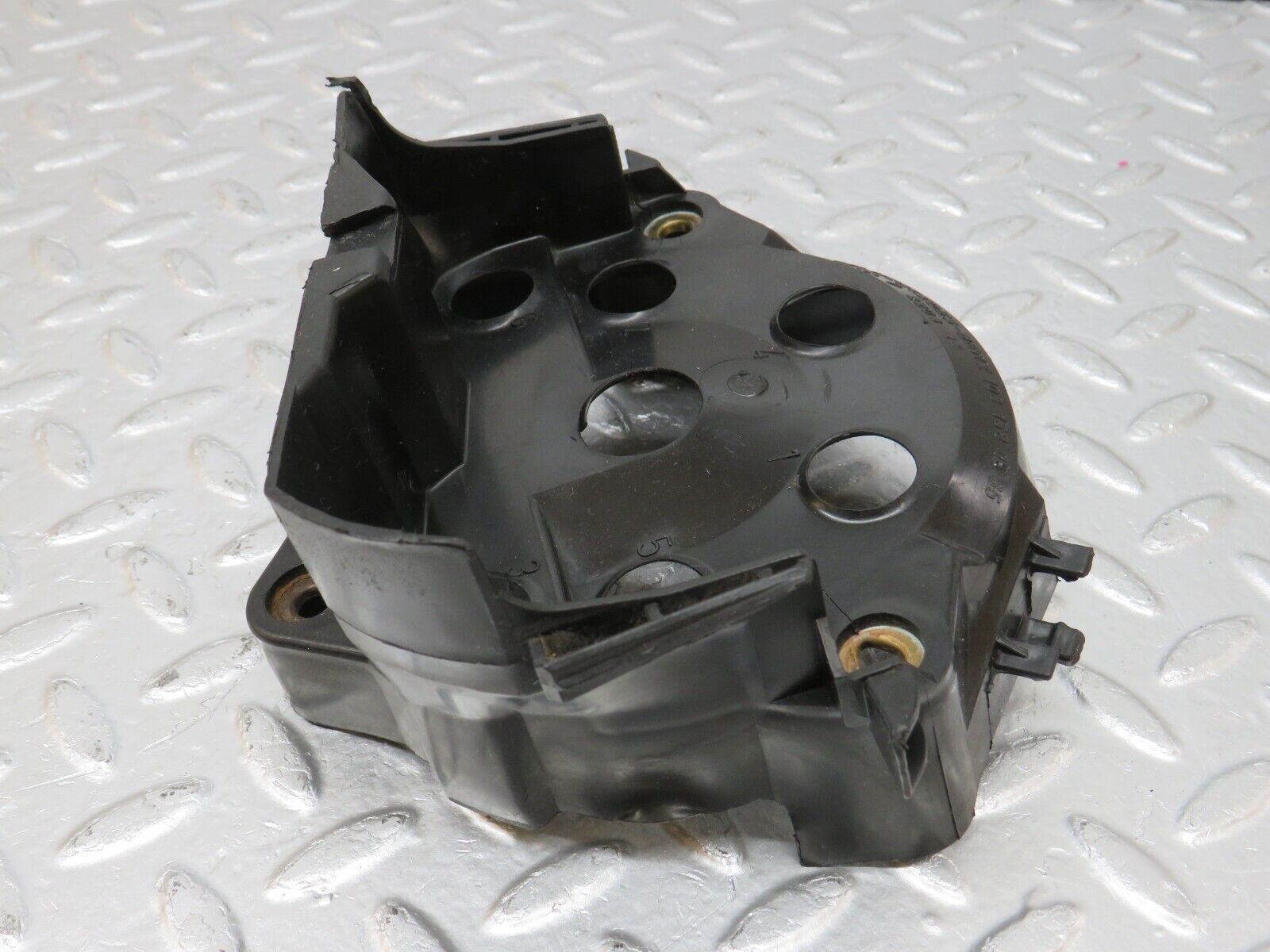 34186 Mercedes-Benz W124 260E Ignition Distributor Suppressor Cover 1031580585
