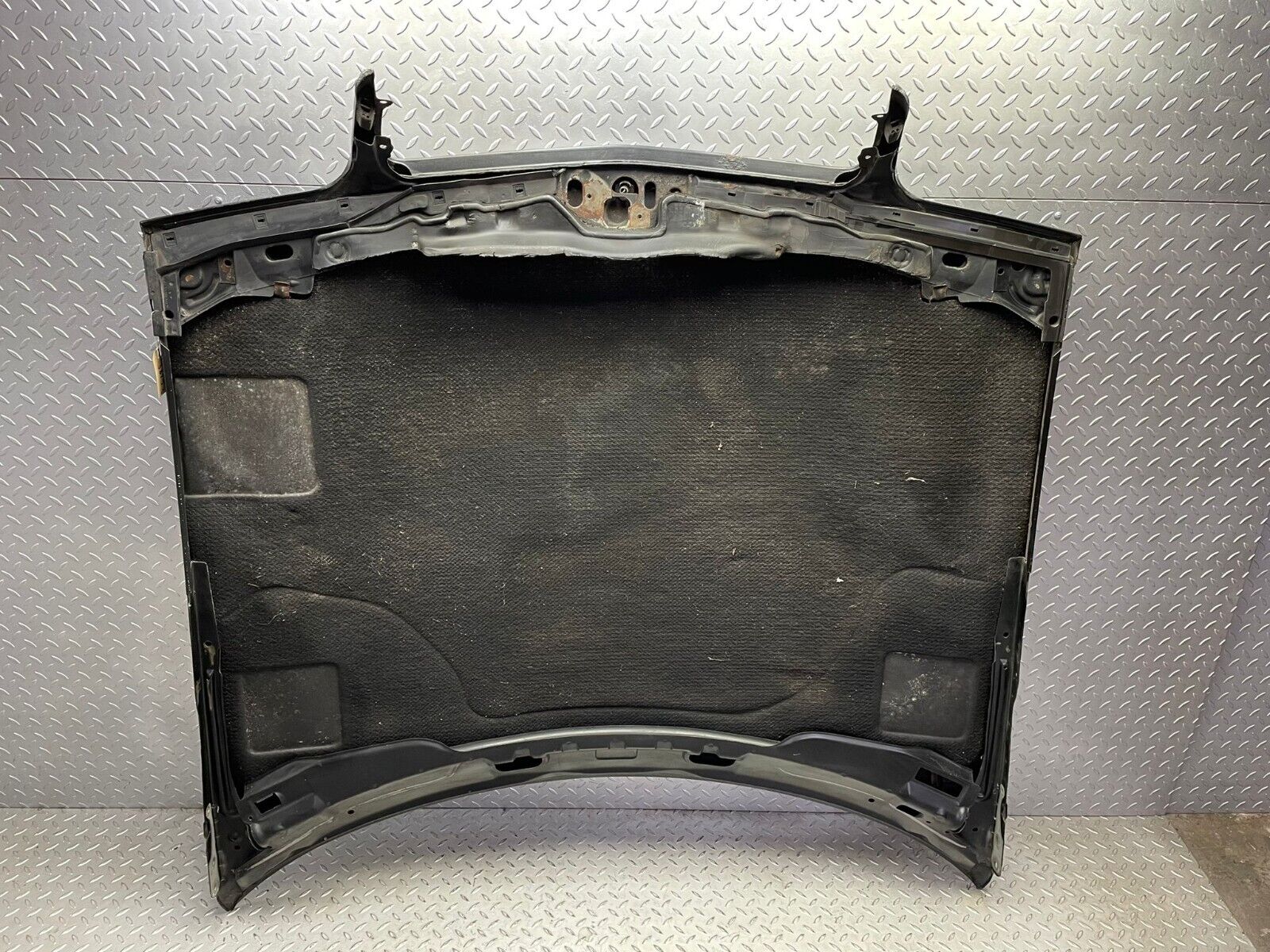 38193 Mercedes-Benz A124 320E Cabriolet Bonnet