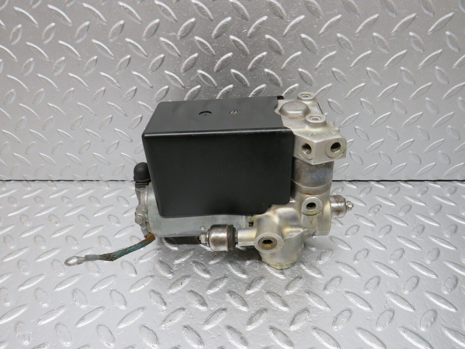 34371 Mercedes-Benz C126 380SEC Coupe ABS Pump Bosch 0265200003