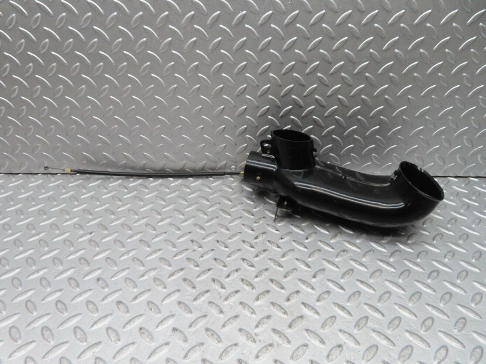 17078 Mercedes-Benz C107 380SLC Heater Air Duct