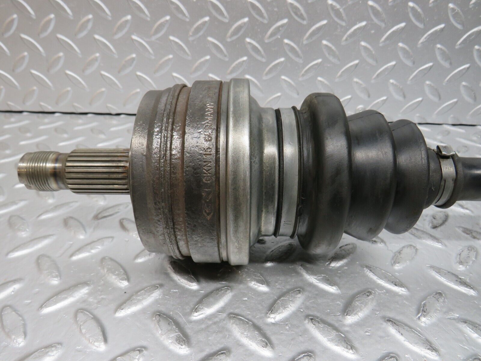 32674 Mercedes-Benz S124 300TE Wagon Axle Shaft Drive Shaft