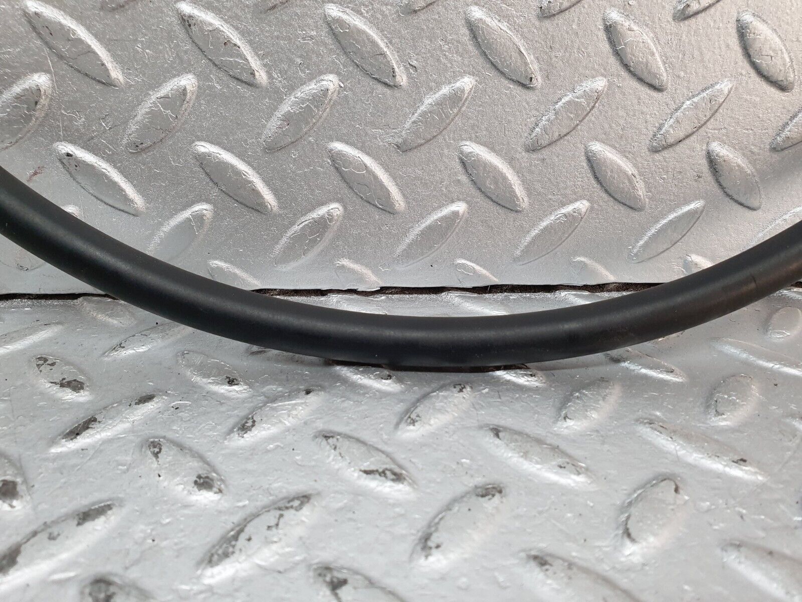 41238 Mercedes-Benz W126 300SE Fuel Pipe Line
