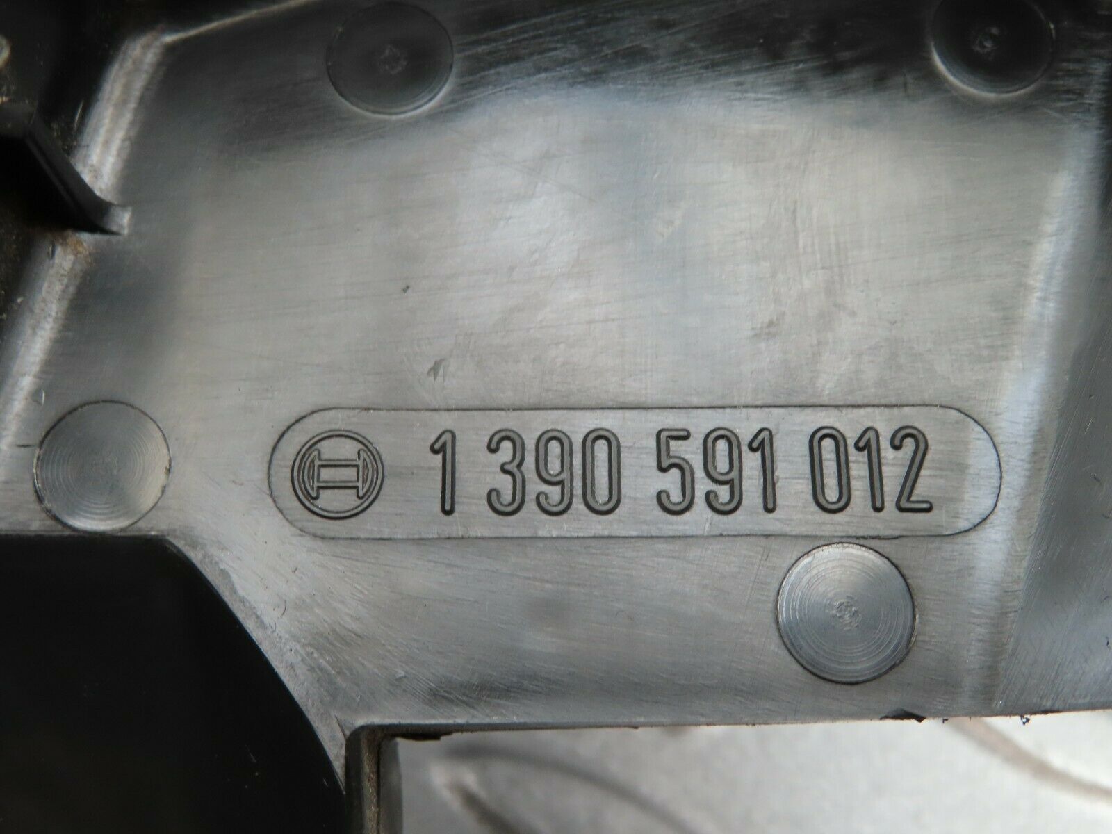 5051 Mercedes-Benz R107 350SL Coupe Wiper Motor Cover 1390591012