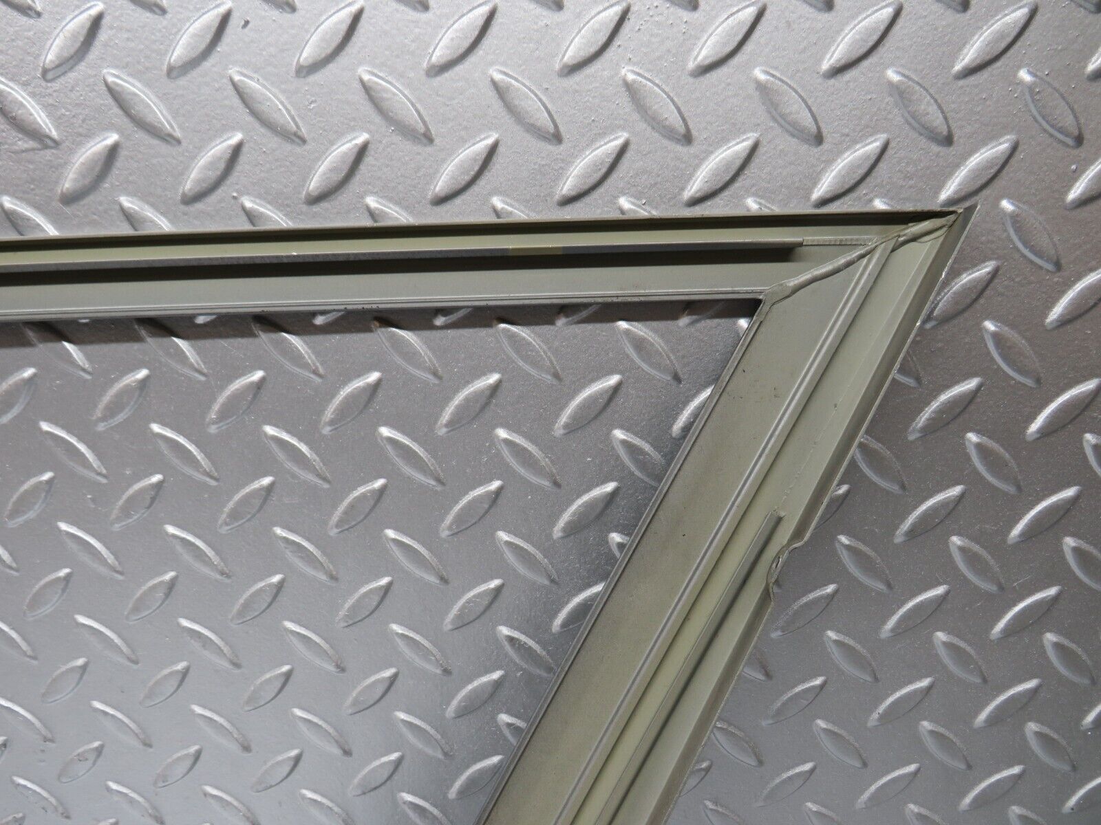 32311 Mercedes-Benz S124 300TE Wagon Front Right Door Exterior Frame Trim