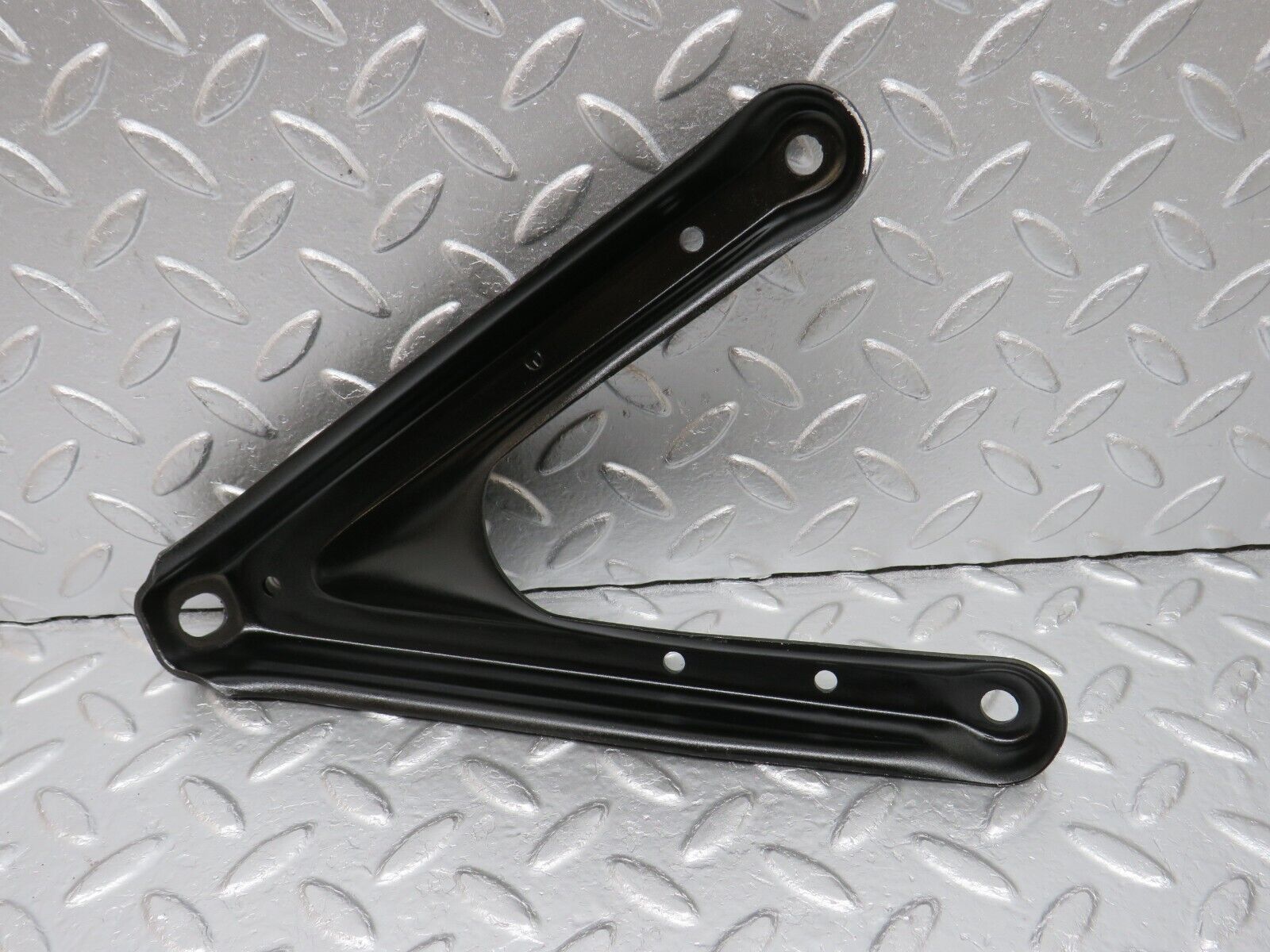 33530 Mercedes-Benz W202 C180 Air Intake Manifold Bracket