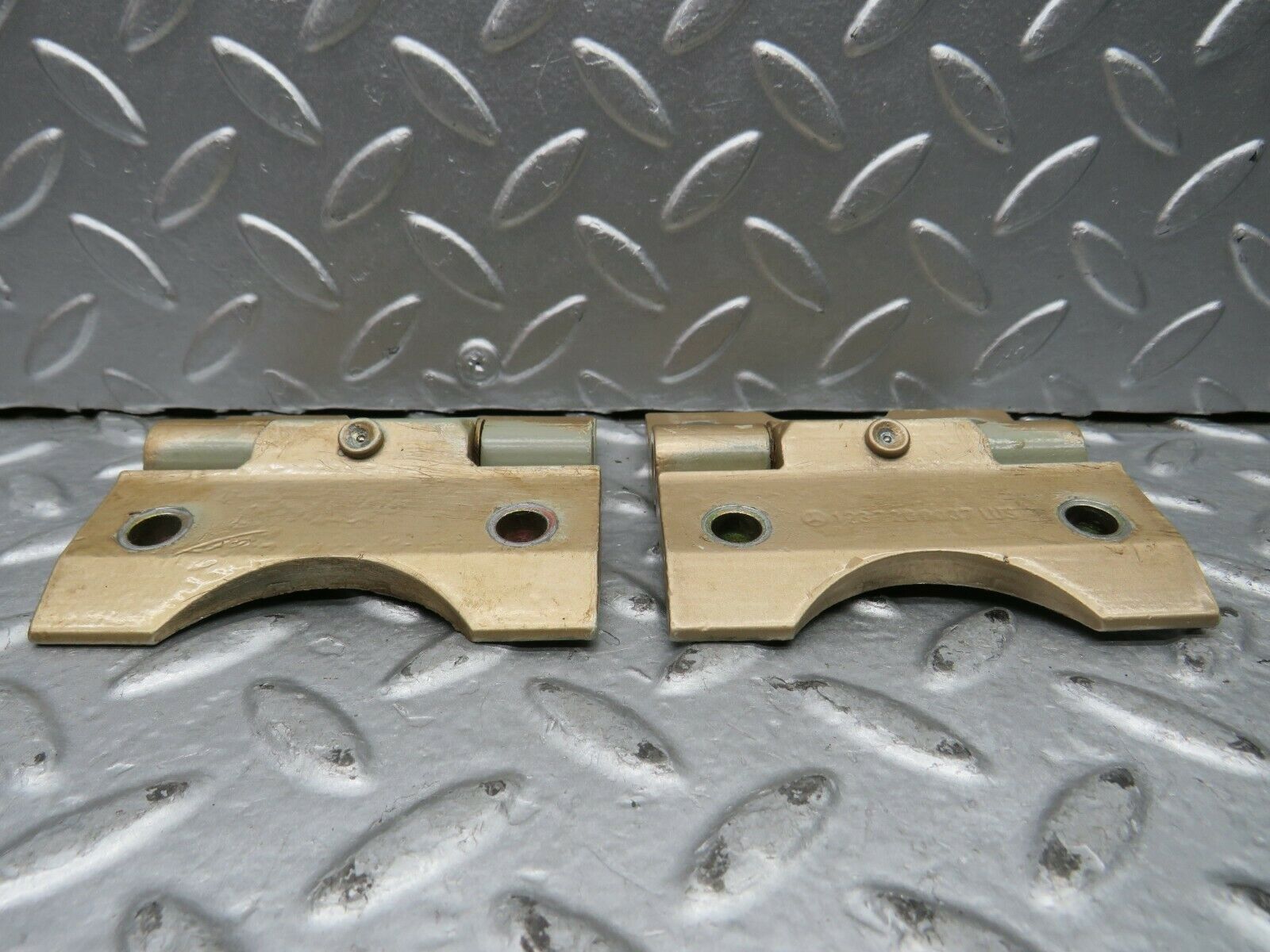 21962 Mercedes-Benz S123 280TE Wagon Door Hinges Pair 1237200037