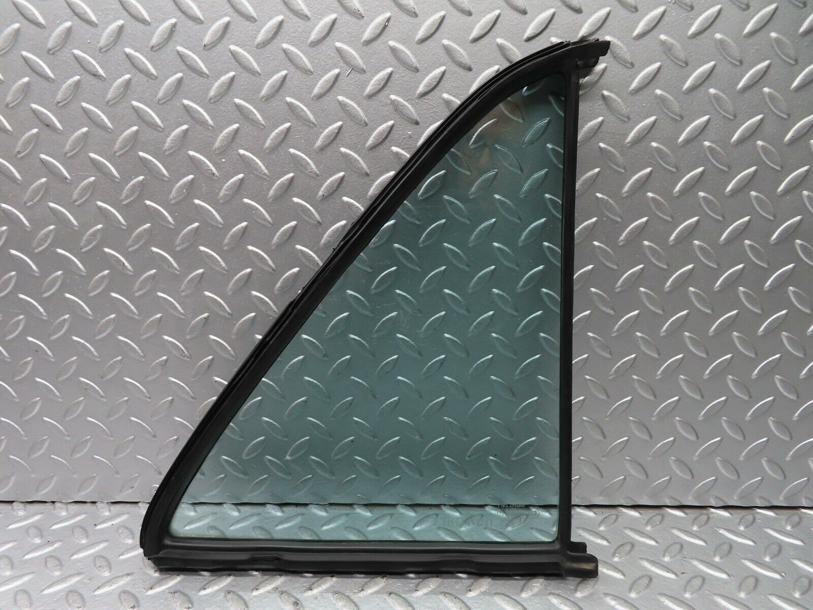 21355 Mercedes-Benz W123 230E Rear Left Quarter Window Glass 1237350124