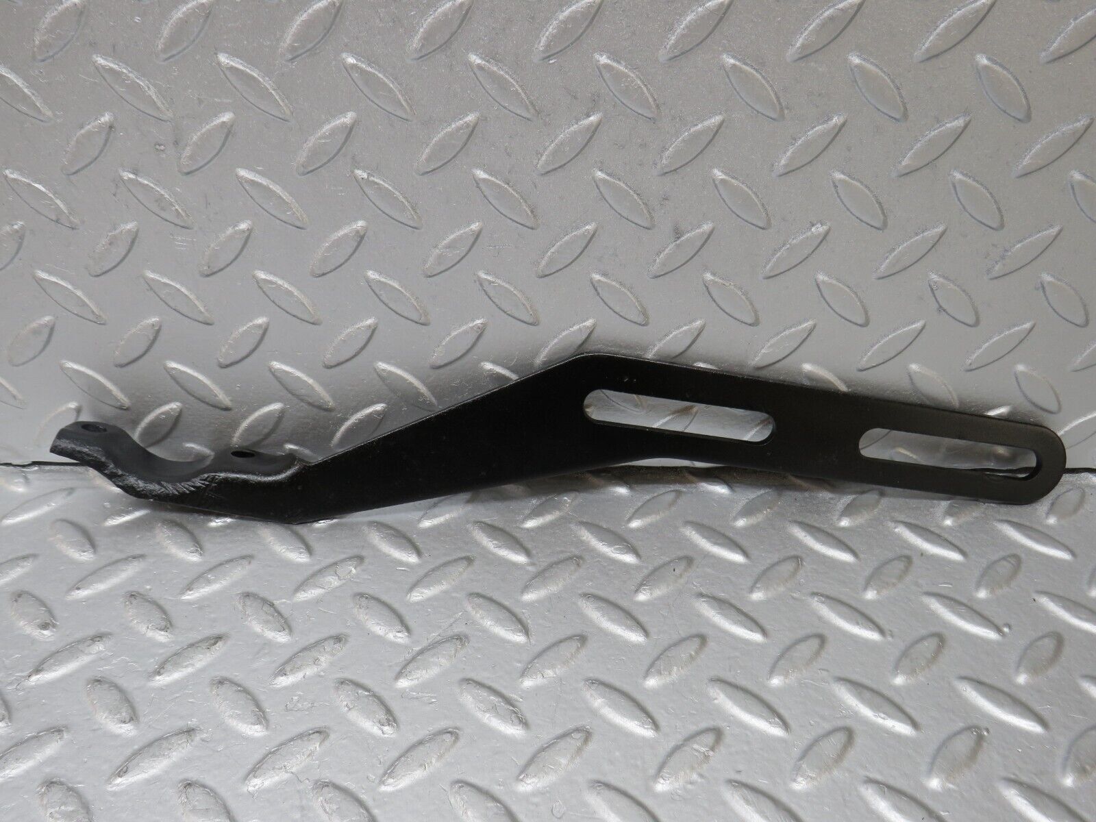 36136 Mercedes-Benz W126 420SE Exhaust Bracket