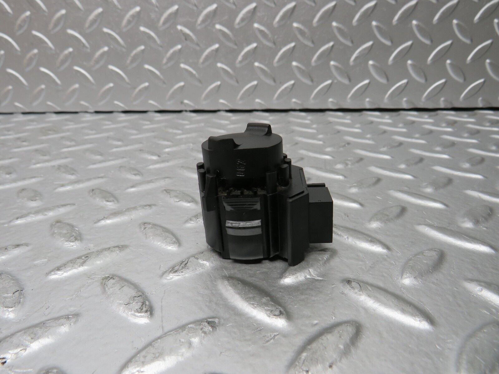 30336 Mercedes-Benz W124 230E Kick Down Switch 0025452214