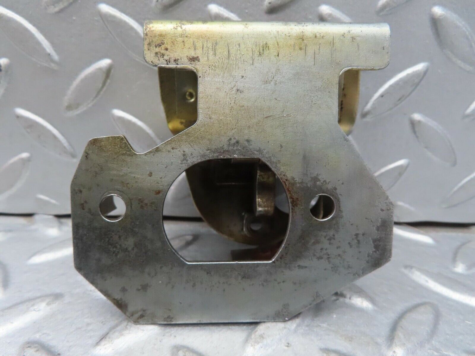 13686 Mercedes-Benz W123 200 Trunk Lock Latch