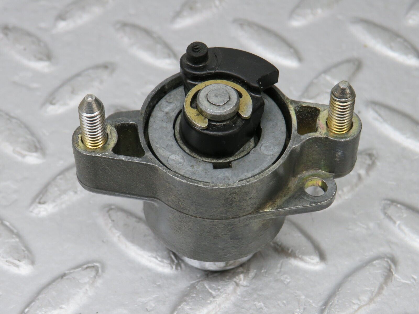 36074 Mercedes-Benz W126 420SE Trunk Lock No Key